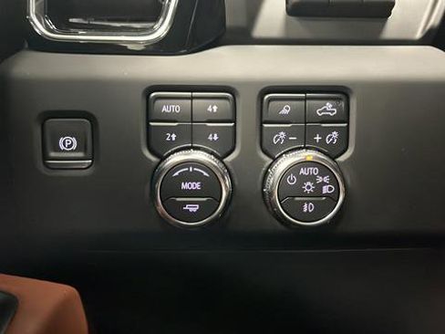 Used 2025 GMC Sierra 1500 Denali Ultimate AWD/4WD image 33
