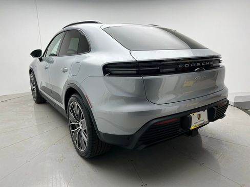 Used 2025 Porsche Macan Electric image 3