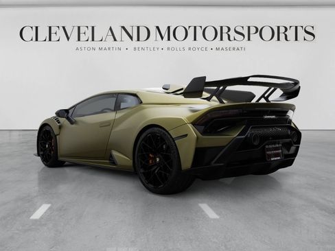 Used 2022 Lamborghini Huracan STO RWD image 2