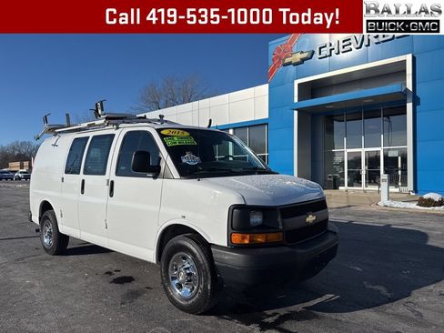 Used 2015 Chevrolet Express 2500 RWD image 1
