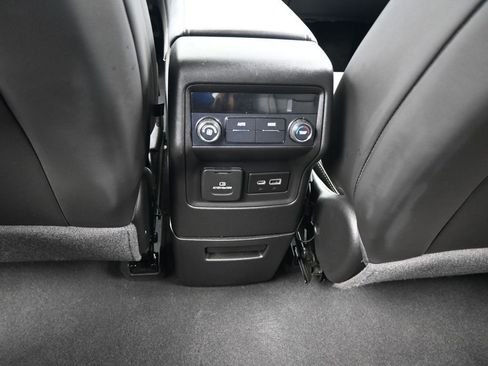 Used 2021 GMC Acadia SLT image 35