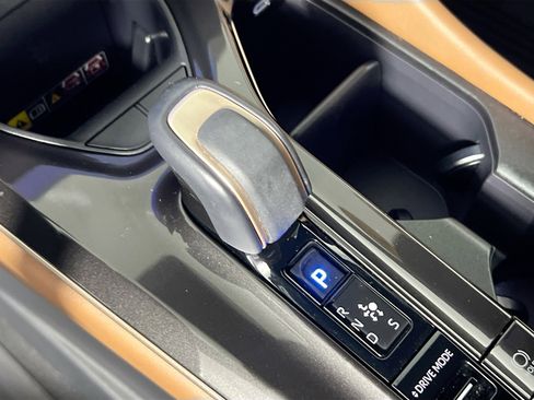 Used 2025 Toyota Crown Signia image 25
