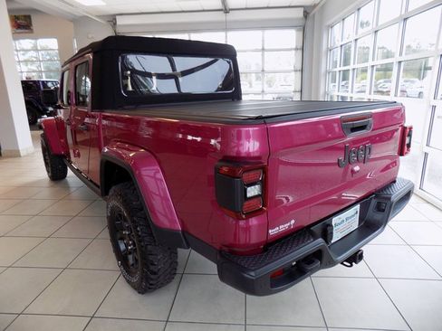Used 2024 Jeep Gladiator Sport image 5
