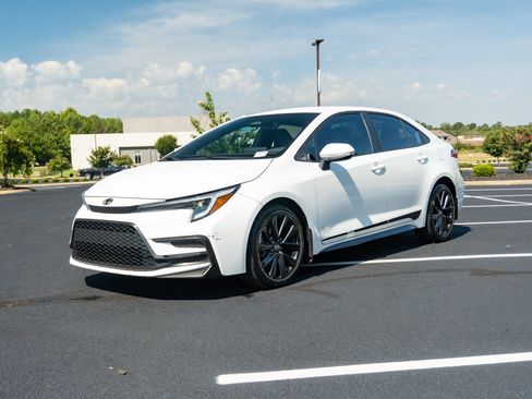 Used 2023 Toyota Corolla SE FWD image 1