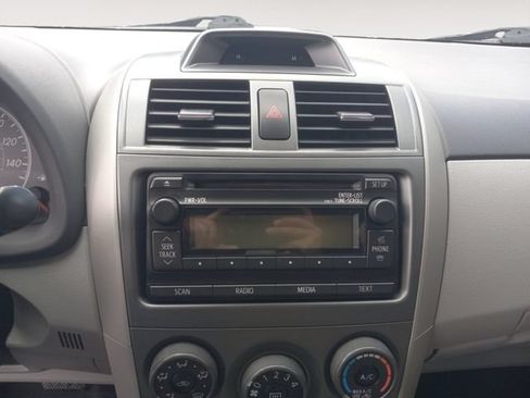 Used 2012 Toyota Corolla LE FWD image 14