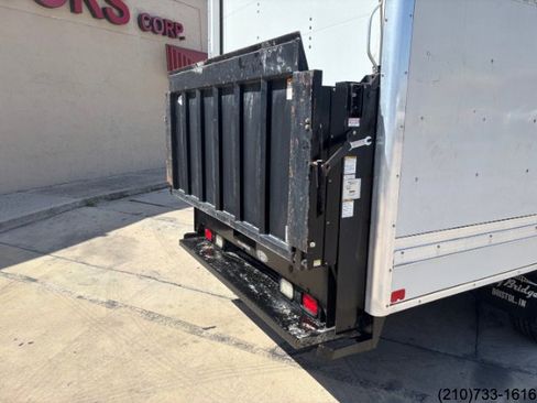 Used 2016 GMC Savana 3500 image 21