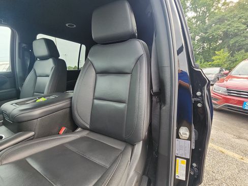 Used 2024 Chevrolet Suburban LT AWD/4WD image 18