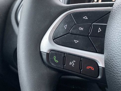 Certified 2019 Jeep Renegade Latitude image 24