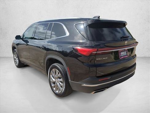 Used 2025 Buick Enclave Preferred FWD image 8