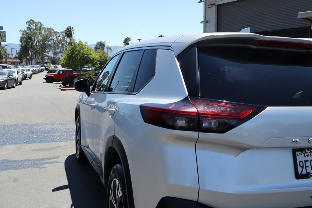 Used 2022 Nissan Rogue SV AWD/4WD image 16