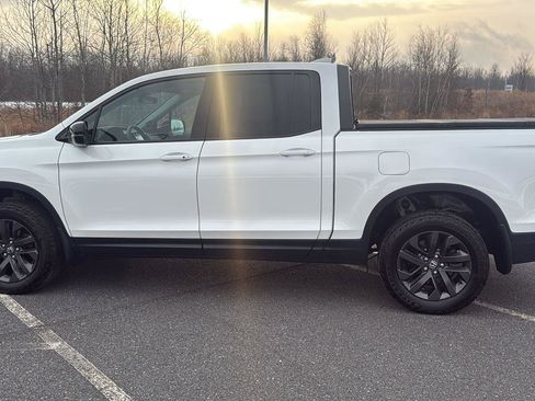 Used 2023 Honda Ridgeline Sport image 11