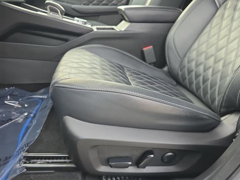 Used 2024 Mitsubishi Outlander SEL image 31