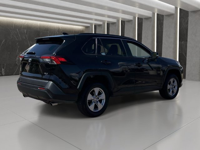 Used 2025 Toyota RAV4 XLE FWD image 6