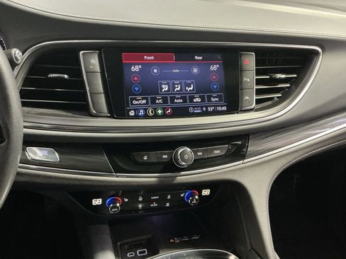 Used 2024 Buick Enclave Essence image 29