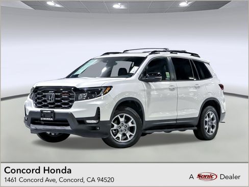 Used 2023 Honda Passport TrailSport image 1