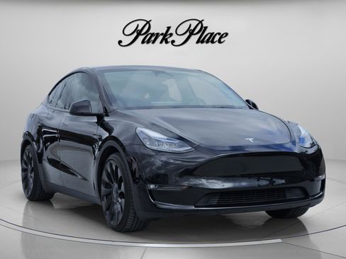 Used 2023 Tesla Model Y Performance image 8