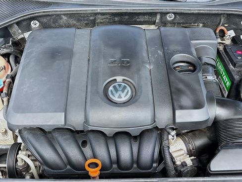 Used 2012 Volkswagen Passat 2.5 SE image 2