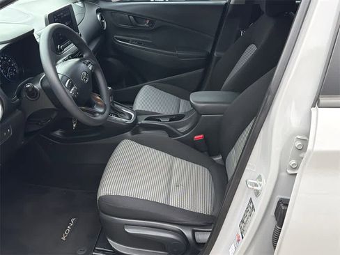 Used 2022 Hyundai Kona SE image 10