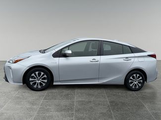Used 2022 Toyota Prius LE video 2