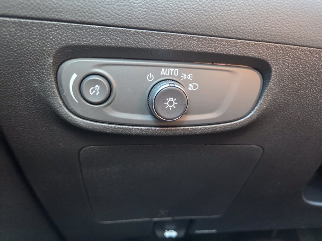 Used 2025 Buick Encore GX Preferred FWD image 12