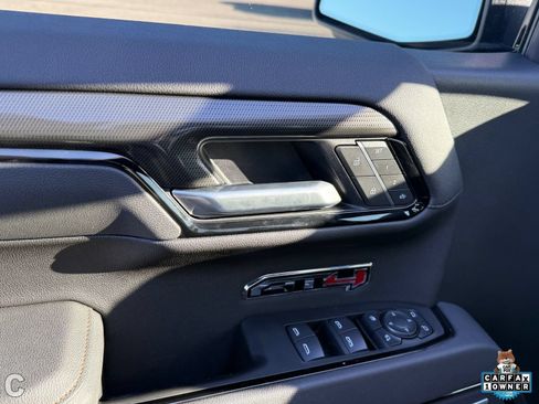 Used 2025 GMC Sierra 1500 AT4 w/ Technology Package AWD/4WD image 16
