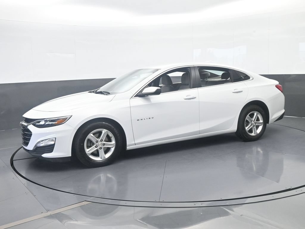 Used 2024 Chevrolet Malibu LT FWD image 2