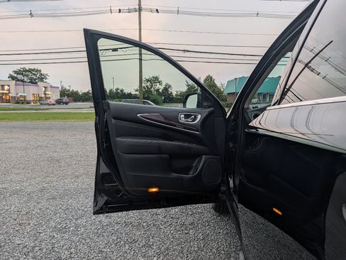 Used 2019 INFINITI QX60 Luxe w/ Sensory Package AWD/4WD image 13