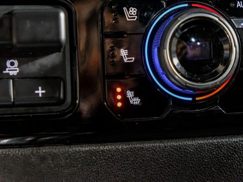 Used 2025 Chevrolet Silverado 2500 LTZ w/ LTZ Premium Package AWD/4WD image 27