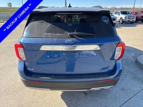 Used 2022 Ford Explorer XLT w/ Equipment Group 202A image 9