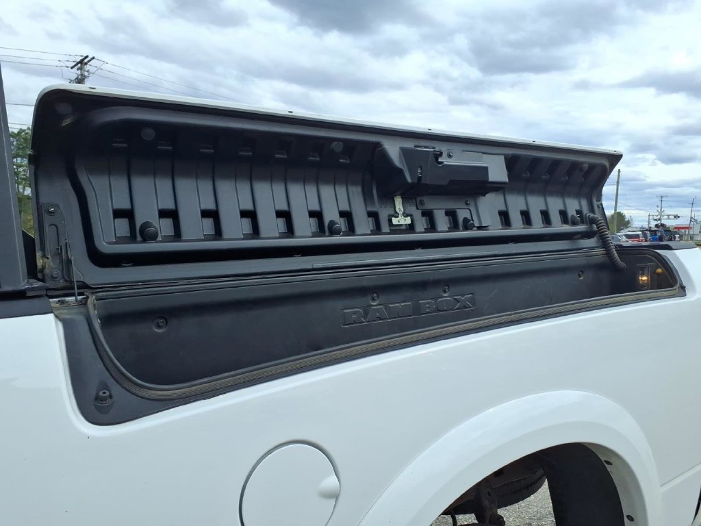 Used 2018 RAM 2500 Laramie w/ Sport Appearance Group AWD/4WD image 11