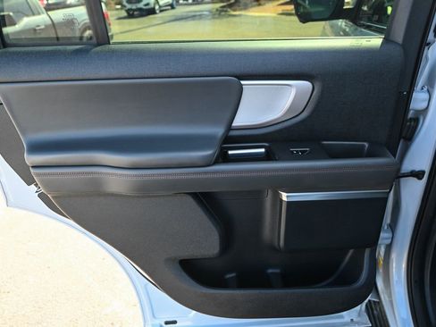 Certified 2025 Ford Expedition Active image 24