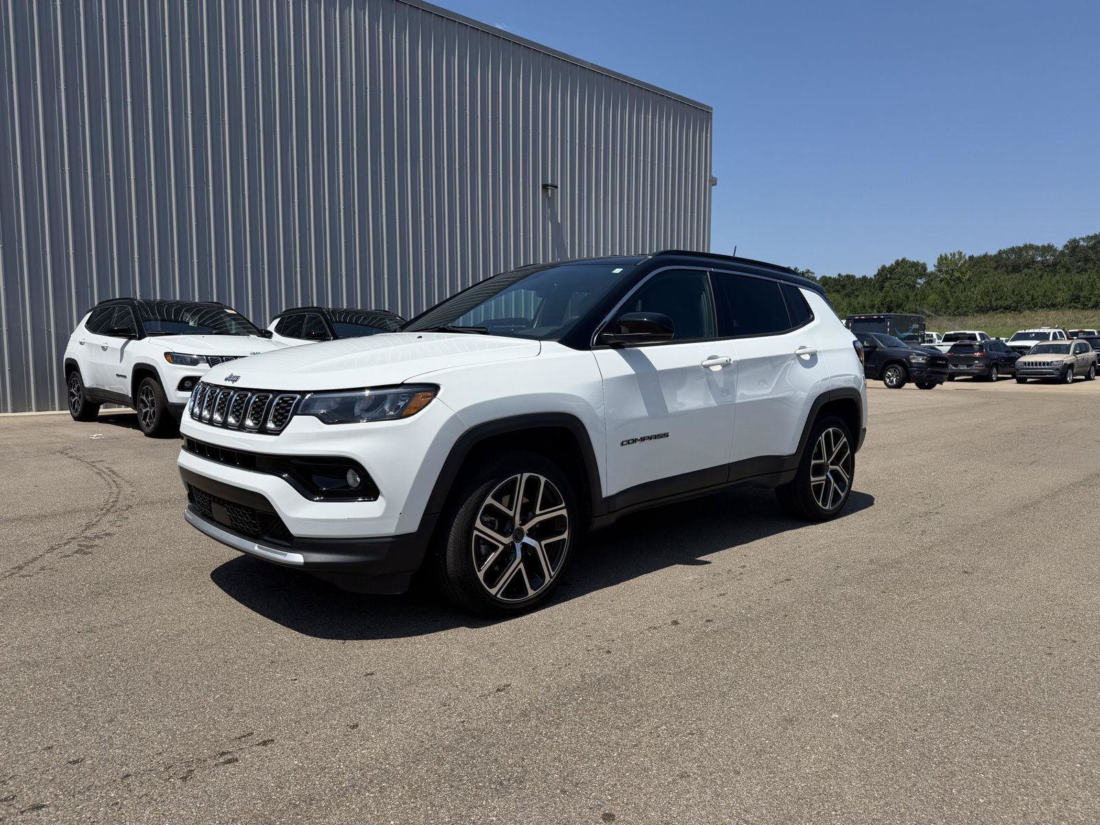 Certified 2025 Jeep Compass Limited AWD/4WD image 1