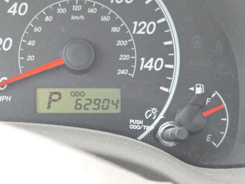 Used 2010 Toyota Corolla LE image 3