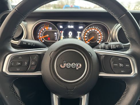 Certified 2018 Jeep Wrangler Unlimited Sahara image 10