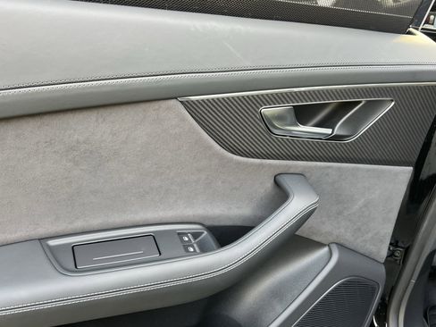 Used 2024 Audi SQ8 Prestige w/ Prestige Package image 31