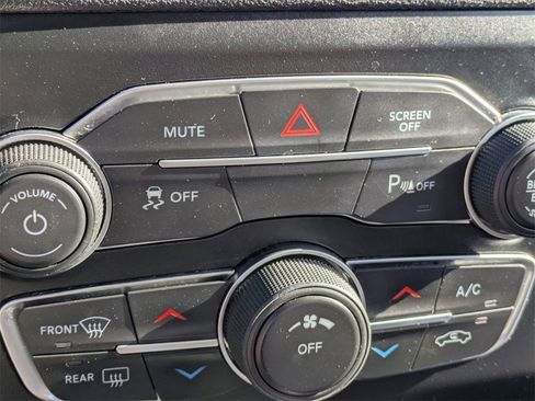 Used 2023 Dodge Charger SXT image 22