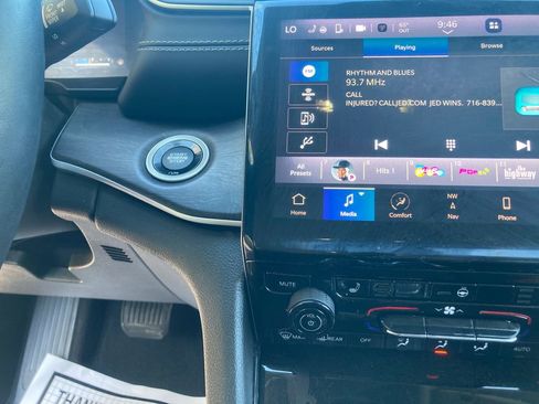 Used 2022 Jeep Grand Cherokee L Limited image 21