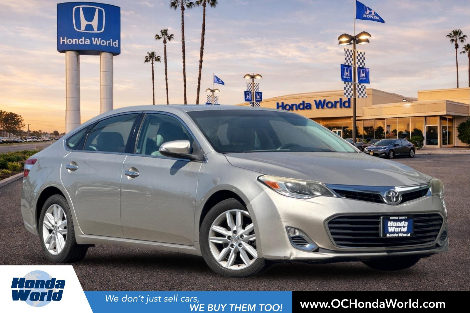 Used 2013 Toyota Avalon XLE Premium FWD image 1