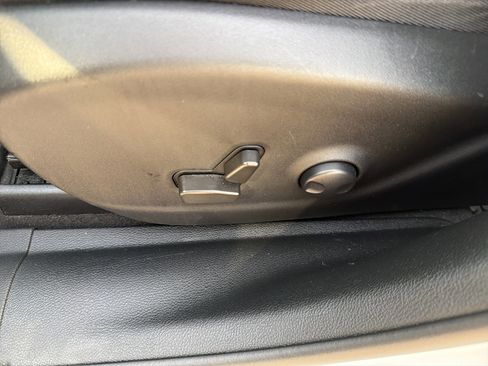 Used 2022 Jeep Cherokee Limited image 13