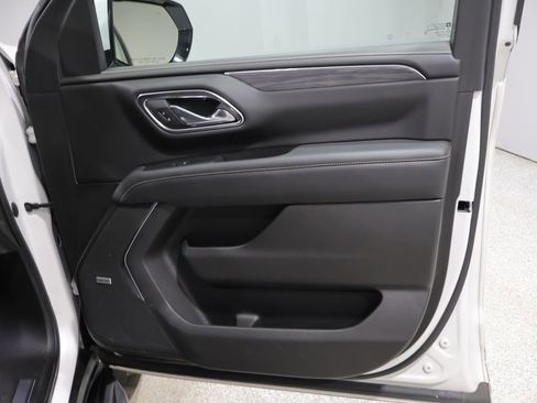 Used 2021 GMC Yukon XL SLT w/ SLT Premium Package image 27