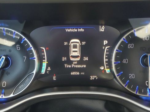 Used 2024 Chrysler Pacifica Touring-L image 19