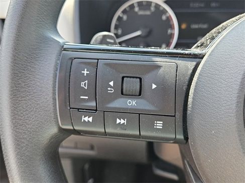 Used 2023 Nissan Rogue SV image 23