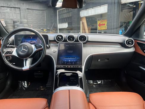 Used 2025 Mercedes-Benz C 300 4MATIC Sedan image 18