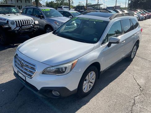 Used 2017 Subaru Outback 2.5i Premium AWD/4WD image 6