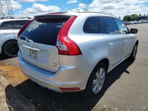 Used 2017 Volvo XC60 T5 Inscription w/ Preferred Option Package AWD/4WD image 2