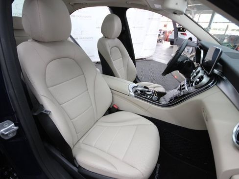 Used 2018 Mercedes-Benz C 300 4MATIC Sedan image 23