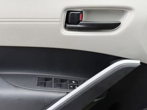 Used 2024 Toyota Corolla Cross L FWD image 21