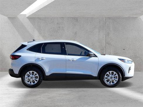 Certified 2025 Ford Escape Active w/ Cold Weather Package image 2