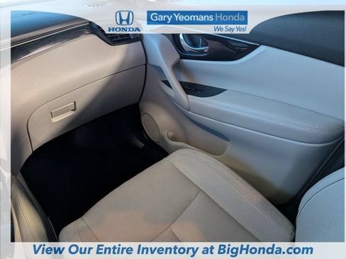 Used 2017 Nissan Rogue Sport SL FWD image 17