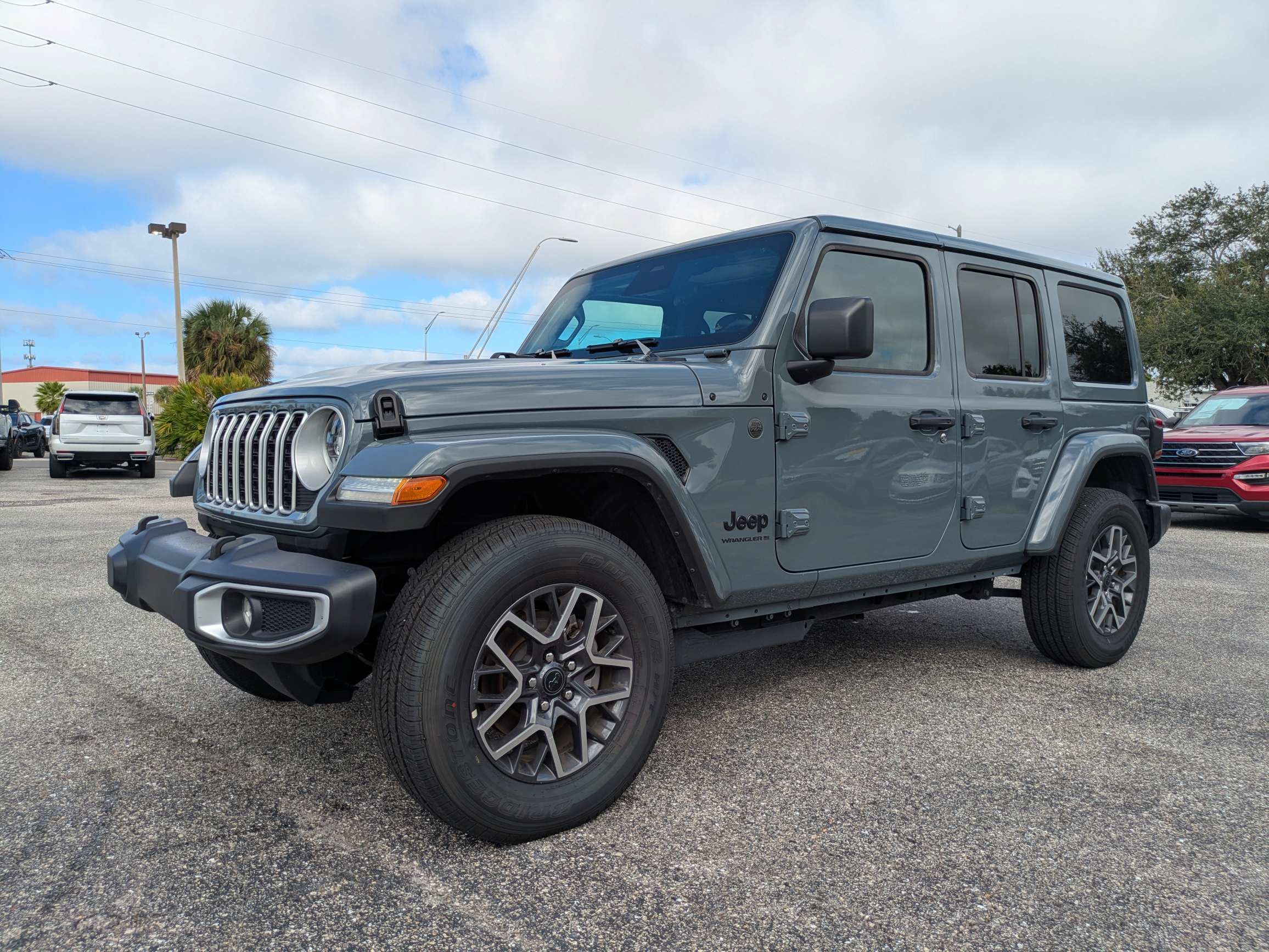 Used 2026 Jeep Wrangler Unlimited Sahara AWD/4WD image 8
